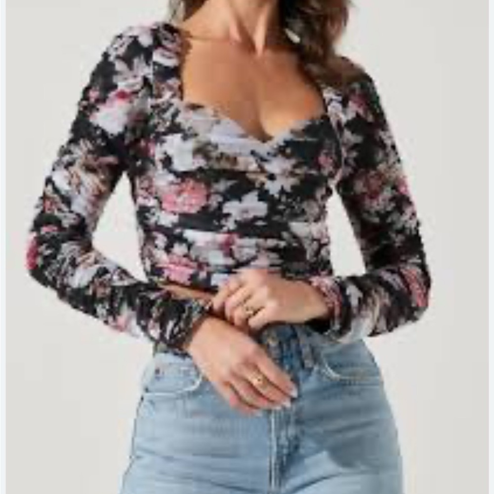 Astr The Label  Erica Floral Ruched Long Sleeve Top Floral